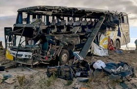 مقتل 37 وإصابة العشرات في تصادم حافلتين