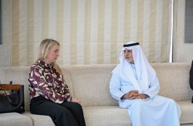 نهيان بن مبارك يستقبل سفيرة إستونيا 