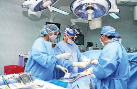 مدينة الشيخ خليفة الطبية تجري عملية قلب مفتوح معقدة لعلاج تشوه خلقي مركب 