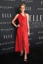 الممثلة والعارضة البريطانية واليس داي لدى حضورها احتفال مجلة Elle 2025 للنساء في هوليوود، كاليفورنيا. ا ف ب