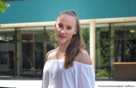 طالبة جامعية بسن 14!