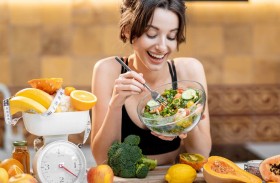 أطعمة تساعد على تركيب هرمون السعادة