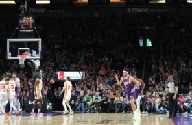 ليلارد يقود عودة باكس أمام نتس بدوري «أن بي ايه»  