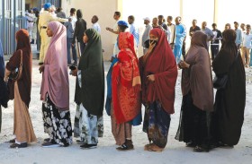 الصوماليون يقبلون على مراكز الاقتراع  في أول انتخابات محلية بمقديشو منذ عقود 