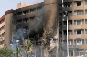 3 قفزوا من الخامس.. قصص رعب وبطولة بحريق مبنى 