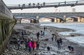 نهر التايمز يكشف غموض ثروات لندن السرية