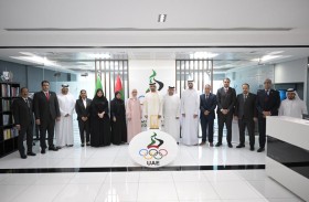 راشد بن حميد يلتقي فريق عمل اللجنة الأولمبية الوطنية