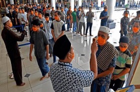 إندونيسيا تشدد قيود كورونا والإصابات تتجاوز مليونين  