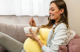 ملامح وجهك مرتبطة بطعام والدتك أثناء الحمل