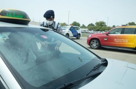 شرطة أبوظبي و السلامة المرورية  تنفذان ورش توعية سائقي الأجرة و توصيل الطلبات