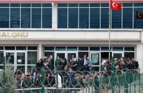 حزب الشعوب الديمقراطي في خطر.. ما خيارات أكراد تركيا؟