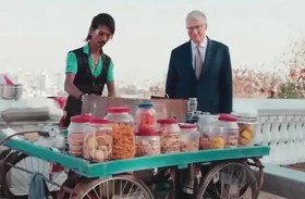 بائع شاي الهندي الشهير لا يعرف بيل غيتس