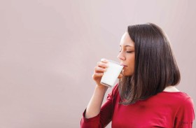 أيهما أكثر ترطيباً للجسم.. الماء أم الحليب؟