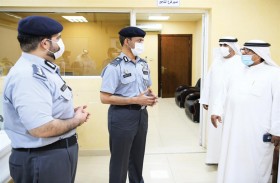  مدير قطاع المالية والخدمات يستقبل المتعاملين بإدارة تأجير الآليات في مدينة العين