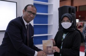 مجلس حكماء المسلمين يقيم حفل توقيع كتاب بجناحه في معرض إندونيسيا للكتاب