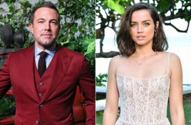 آنا دي أرماس دون حبيبها بين أفليك