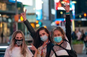 هل سيتوقف الناس عن ارتداء الكمامات بعد انحسار الوباء؟