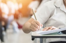 طالبة تقطع شرايينها داخل لجنة امتحان 