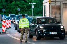  أوروبا تبدأ في فتح الحدود وتبقي بعض قيود السفر 