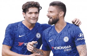 تشيلسي يجدد عقدي جيرو  وكاباييرو لموسم واحد 