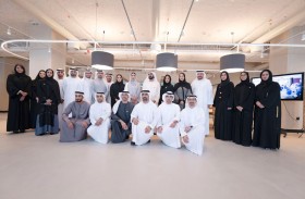 محمد بن راشد يلتقي لجنة دبي للاتصال الخارجي