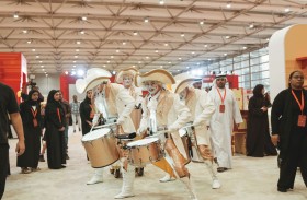 الطبول تأخذ جمهور الشارقة الدولي للكتاب إلى عالم الأساطير والخيال 