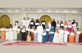 مديرة مركز زايد للدراسات والبحوث  « في محاضرة بمركز سالم بن حم الثقافي بالعين»