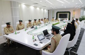 اللواء المري يطلع على مستجدات فريق مسار خدمات المواطنين