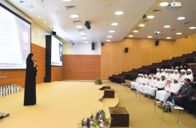 شرطة أبوظبي تعزز وعي طلبة «جامعة الإمارات» ببرنامج النقاط المرورية
