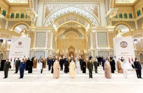 منصور بن زايد يشهد حفل تخريج دورة الدفاع الوطني الثامنة 2020-2021