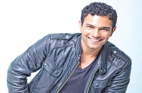 آسر ياسين طبيب نفسي يعالج منى زكى فى 