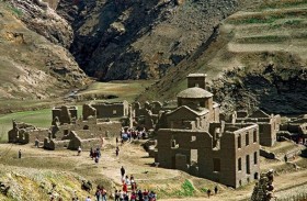 قرية أشباح مغمورة تعود للظهور 