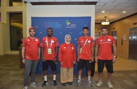 منتخب الدواثلون يصل مقر إقامته في برمنجهام وعزة بنت سليمان باستقباله