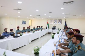 شرطة عجمان تناقش سبل تعزيز جودة العمل الشرطي