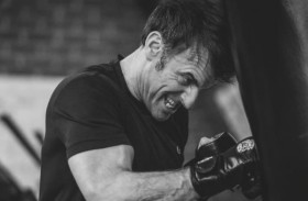 ماكرون ملاكمًا.. هل هي رسالة للرئيس الروسي؟ 