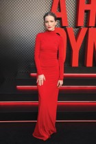 الممثلة الأمريكية ويلا فيتزجيرالد لدى حضورها العرض الخاص لفيلم «بيت الديناميت» في هوليوود، كاليفورنيا.ا ف ب