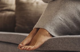 أمراض خطيرة تشير إليها الأقدام الباردة