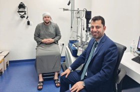 عملية تثبيت قرنية ناجحة في مستشفى مورفيلدز للعيون في أبوظبي 