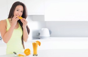 عصائر الفواكه الصيفية الملونة.. شعور بالانتعاش وفوائد صحية 