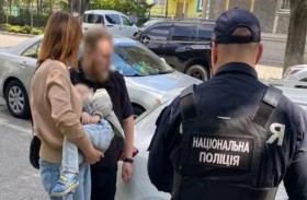 أم تبيع طفلها من أجل مشروع تجاري