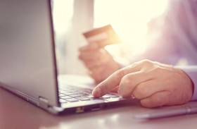 البنوك الإماراتية توفر للعملاء 98 % من خدماتها إلكترونيا 