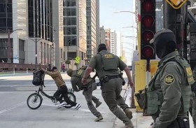 هروب سائق توصيل يربك حرس الحدود في شيكاغو