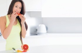 ما هي فوائد البرتقال الأحمر وما هي أضراره؟.. طبيبة تجيب