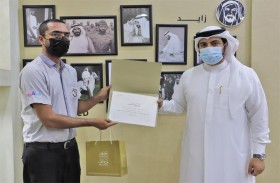 هيئة النقل – عجمان تكرم الدفعة الثانية من سائقي مركبات الأجرة الأكثر استخداماً للأنظمة الذكية