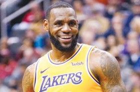 ليبرون جيمس ثاني رياضي يمتلك مليار دولار.. فمن سبقه؟