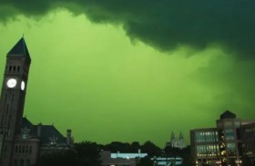 السماء صارت خضراء.. ظاهرة غريبة