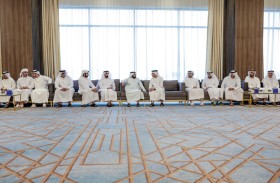 محمد بن راشد يقدم واجب العزاء في خليفة المري