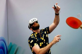 ميتا ترحب بحرب سماعات الرأس مع آبل