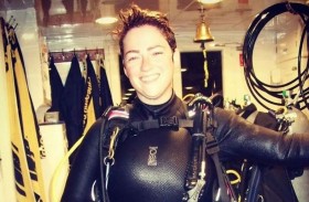 تعثر على هاتف آيفون يعمل في قاع البحر