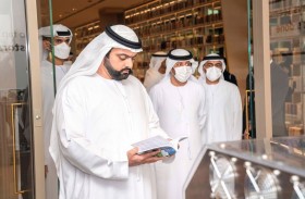 ولي عهد الفجيرة يزور «بيت الحكمة» في الشارقة .. ويثني على محتوياته وتفاصيله